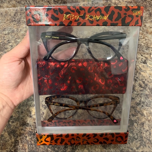 NIB Betsey Johnson Reading Glasses Set - Picture 2 of 5